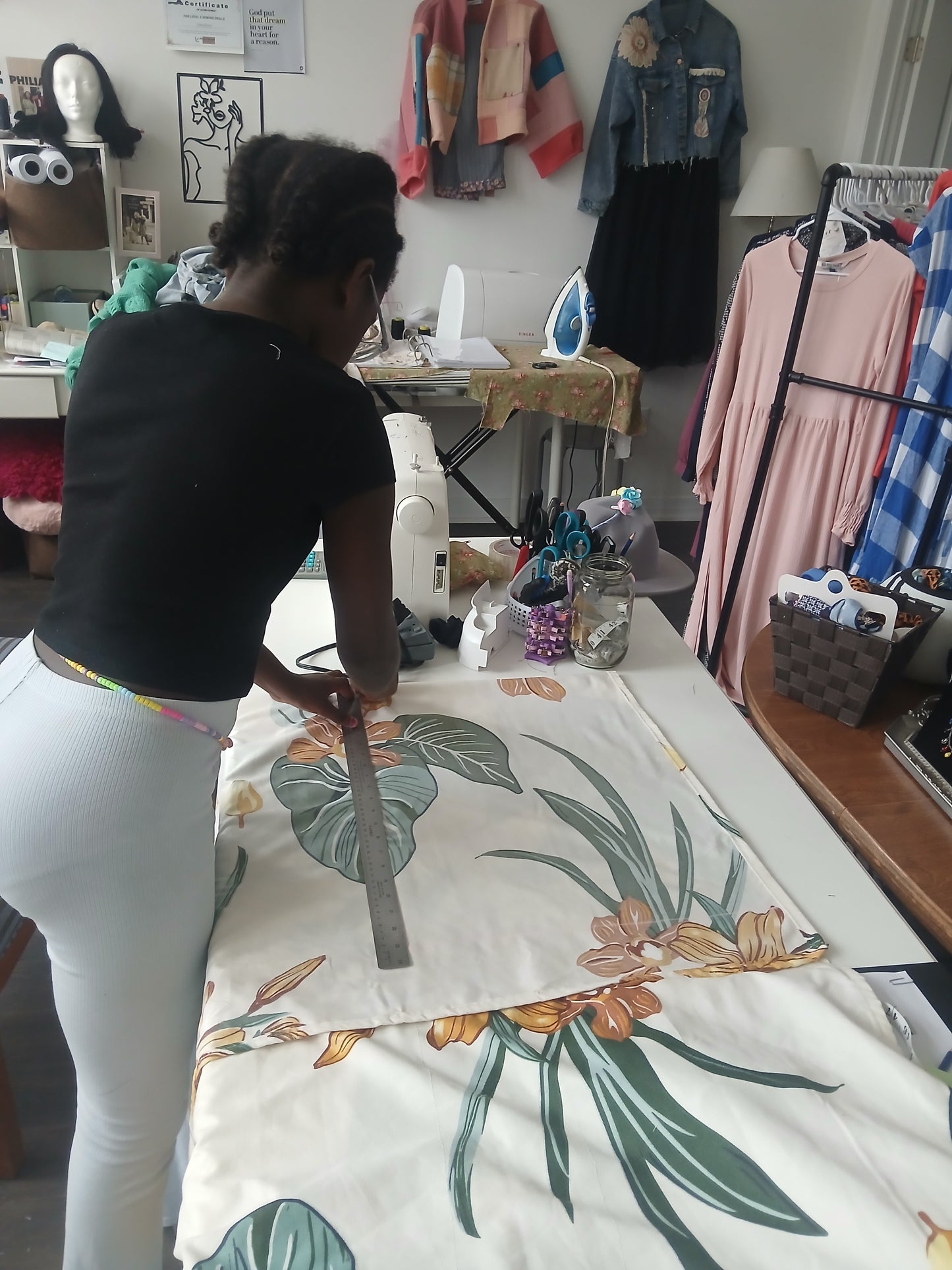 Summer Sewing Camp (Ages 13-17) 🧵 Monday–Friday | 11:00 AM – 3:00 PM